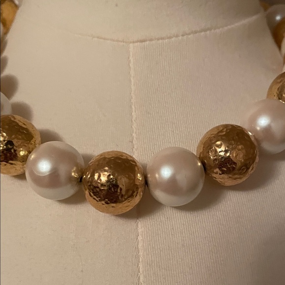 Vintage Anne Klein Elegant Gold and faux pearl statement Necklace - Picture 2 of 3